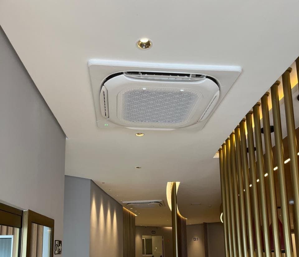 Atendimento de ar condicionado realizado pela Refrigere em BH